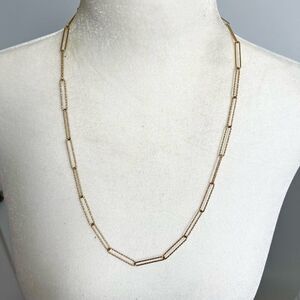 Gold “paper clip” link necklace